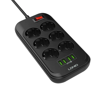 WiFi kamera v prodlužovacím kabelu 230V s USB portem 4K černá